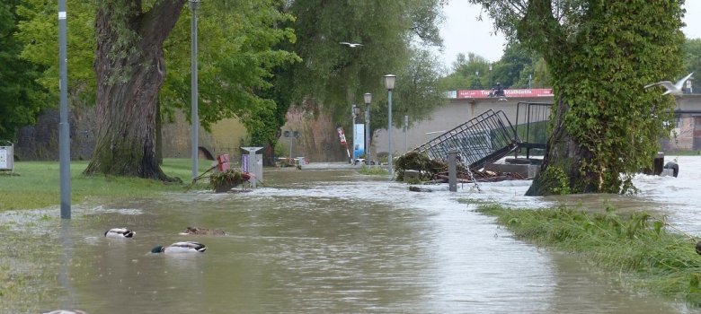 Starkregen überflutete Straßen
