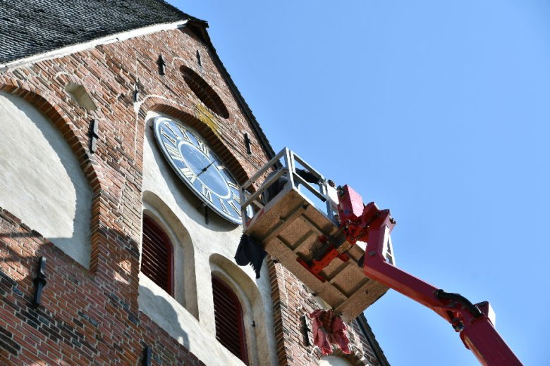 Kirchturmuhr St.-Jürgen-Kirche Gettorf Südseite Kirchturmuhr St.-Jürgen-Kirche Gettorf Südseite
