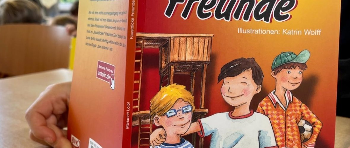 Bücherspende Rotary Club Dänischer Wohld