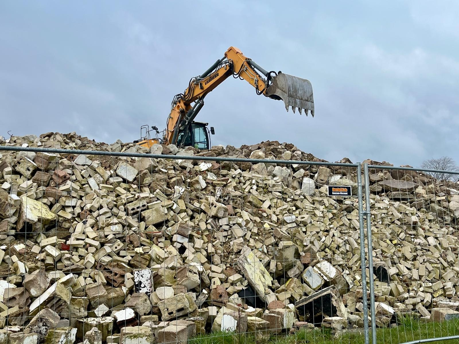Schuttberg Gettorfer Straße 1 Schuttberg Gettorfer Straße 1