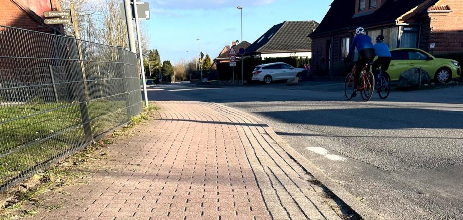 Radweg innerorts Schinkel Radweg innerorts Schinkel